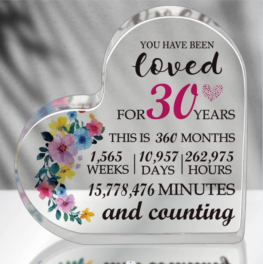 Heart Acrylic Table Decor – Mother's & Father's Day